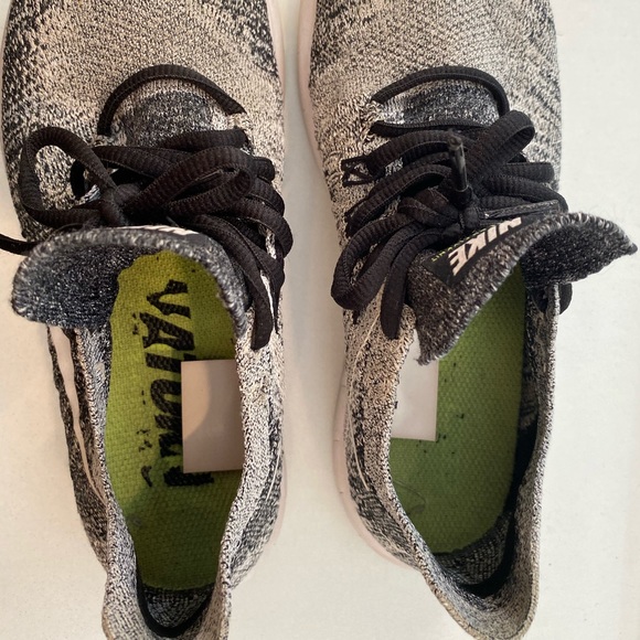 Grey Nike Free Running Sneakers - Picture 4 of 5